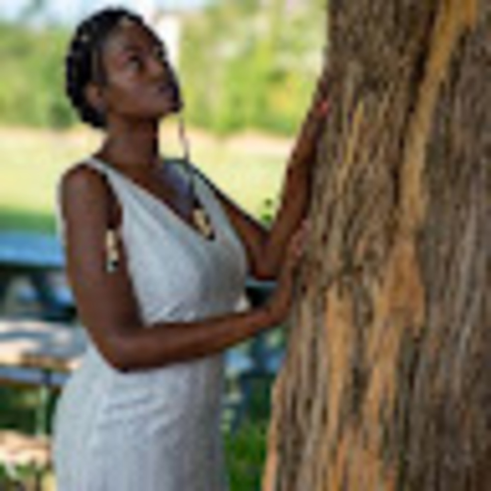 Meet your Posher, Desiree'